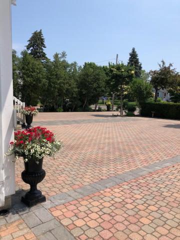 Casa Blanca Boutique Bed & Breakfast Niagara-on-the-Lake Екстериор снимка