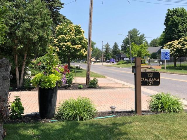 Casa Blanca Boutique Bed & Breakfast Niagara-on-the-Lake Екстериор снимка