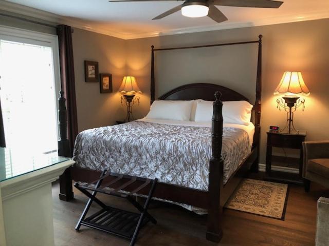 Casa Blanca Boutique Bed & Breakfast Niagara-on-the-Lake Екстериор снимка