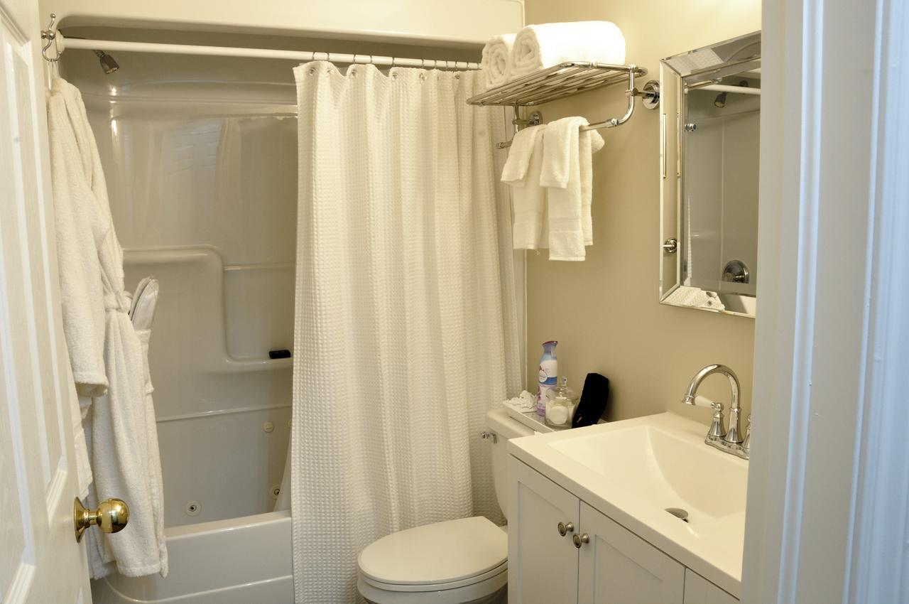 Casa Blanca Boutique Bed & Breakfast Niagara-on-the-Lake Екстериор снимка